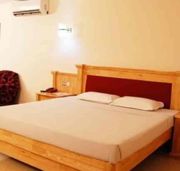 Hotel Sky Park Mattanur Екстериор снимка